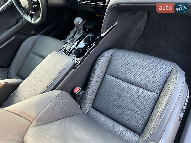 Седан Toyota Camry 2024 в Киеве фото 55 Седан Toyota Camry 2024 в Киеве