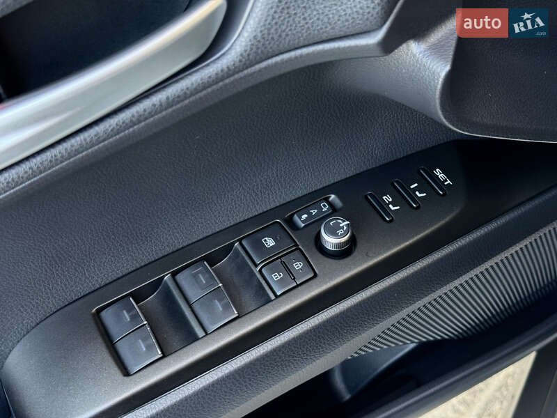 Седан Toyota Camry 2024 в Киеве фото 25 Седан Toyota Camry 2024 в Киеве