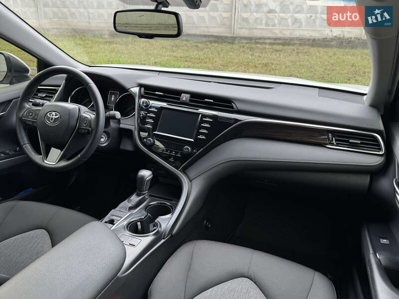 Седан Toyota Camry 2018 в Киеве фото 34 Седан Toyota Camry 2018 в Киеве