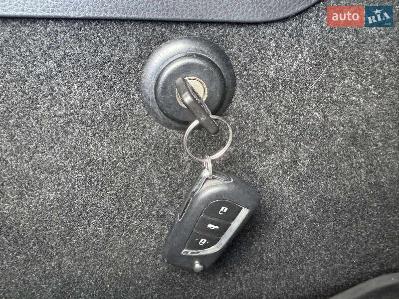 Седан Toyota Camry 2018 в Киеве фото 42 Седан Toyota Camry 2018 в Киеве