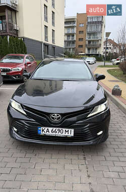 Седан Toyota Camry 2018 в Києві