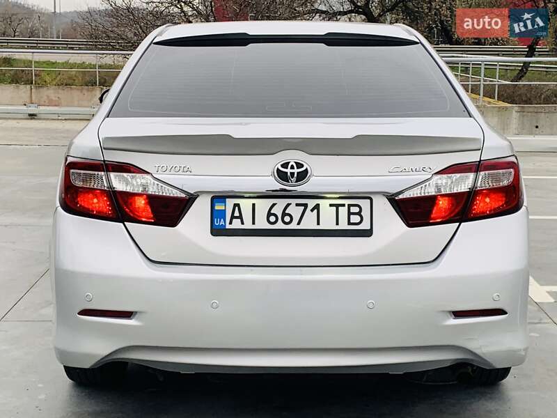 Седан Toyota Camry 2011 в Києві