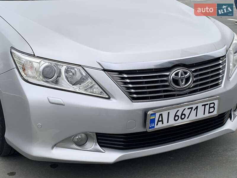 Седан Toyota Camry 2011 в Києві