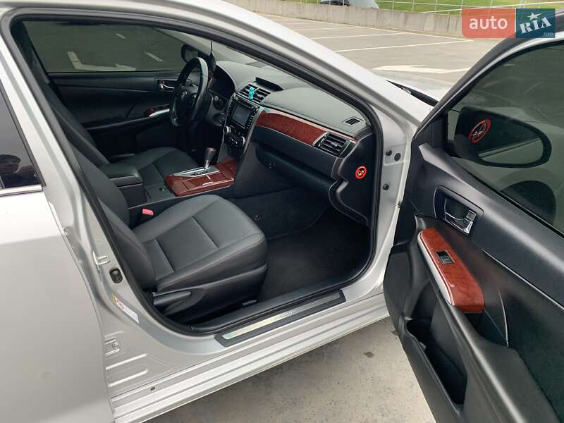 Седан Toyota Camry 2011 в Києві