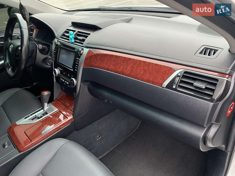 Седан Toyota Camry 2011 в Києві