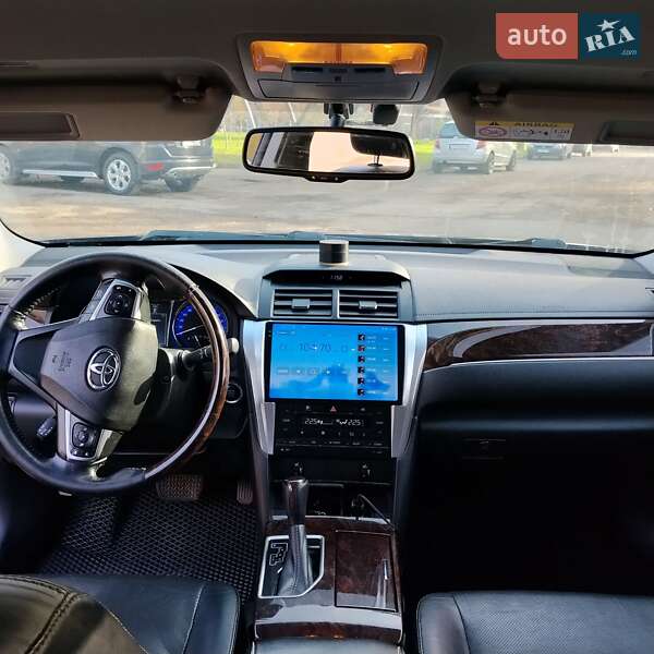 Седан Toyota Camry 2017 в Івано-Франківську