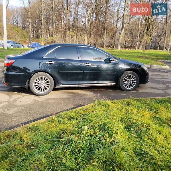 Седан Toyota Camry 2017 в Івано-Франківську