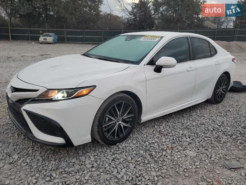 Седан Toyota Camry 2024 в Одессе