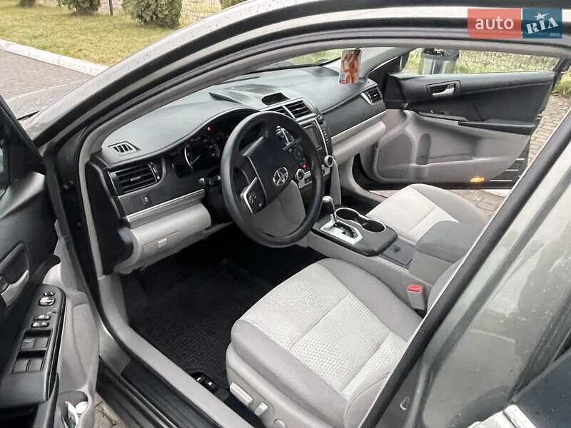 Седан Toyota Camry 2012 в Львове