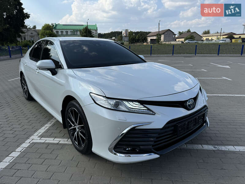 Toyota Camry 2021