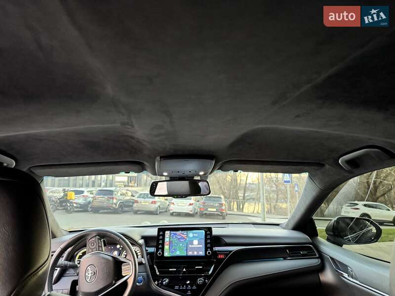 Седан Toyota Camry 2021 в Киеве
