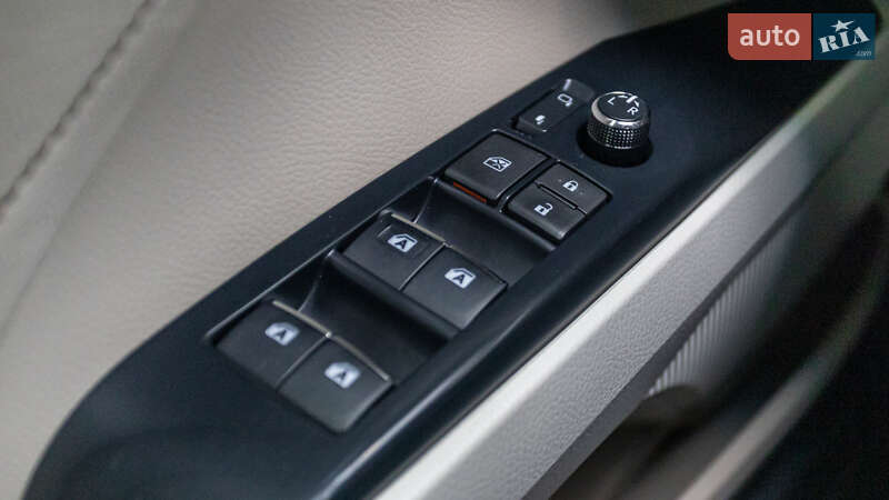 Седан Toyota Camry 2018 в Днепре