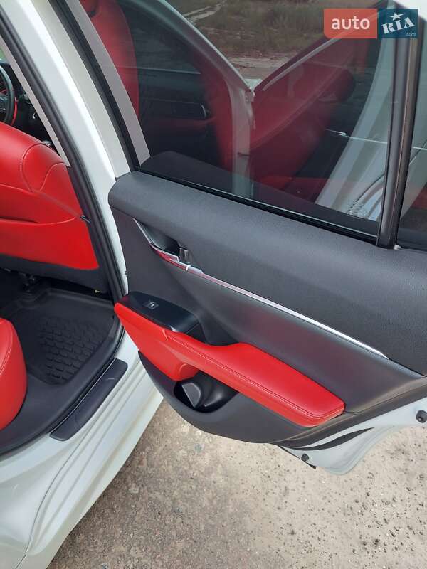 Седан Toyota Camry 2020 в Киеве фото 24 Седан Toyota Camry 2020 в Киеве