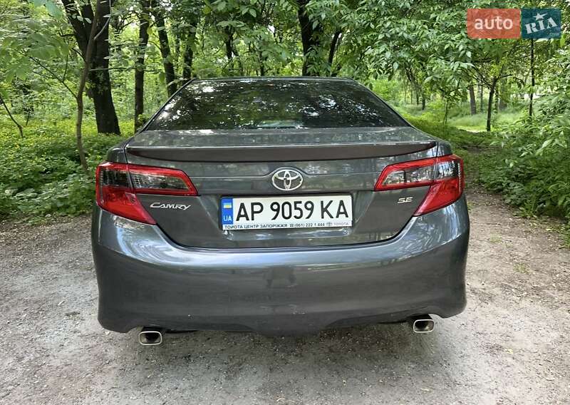 Седан Toyota Camry 2012 в Запорожье
