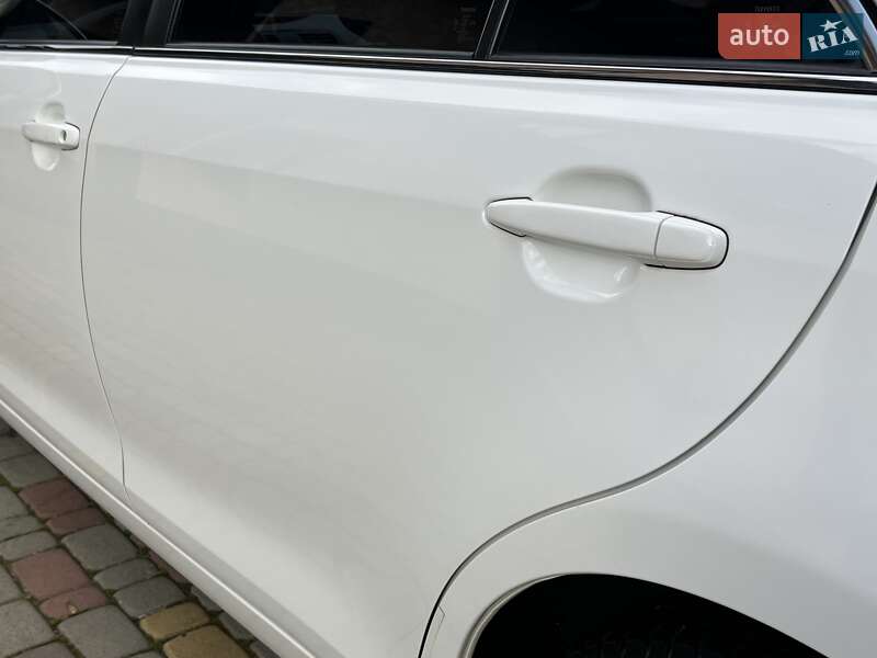 Седан Toyota Camry 2011 в Івано-Франківську