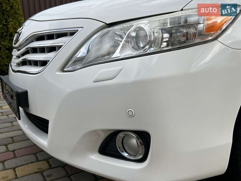 Седан Toyota Camry 2011 в Івано-Франківську