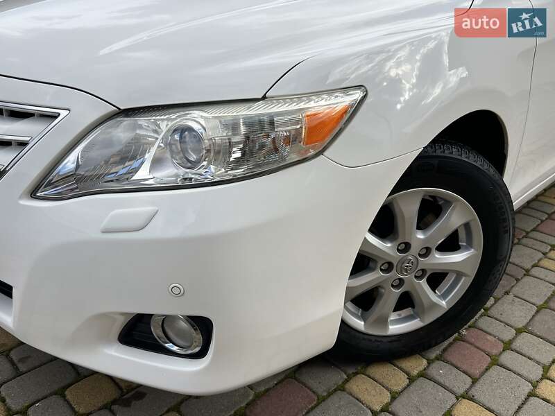 Седан Toyota Camry 2011 в Івано-Франківську