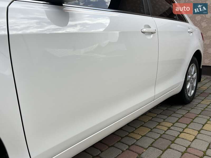 Седан Toyota Camry 2011 в Івано-Франківську