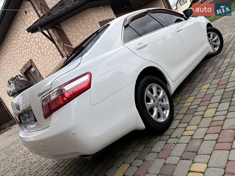 Седан Toyota Camry 2011 в Івано-Франківську