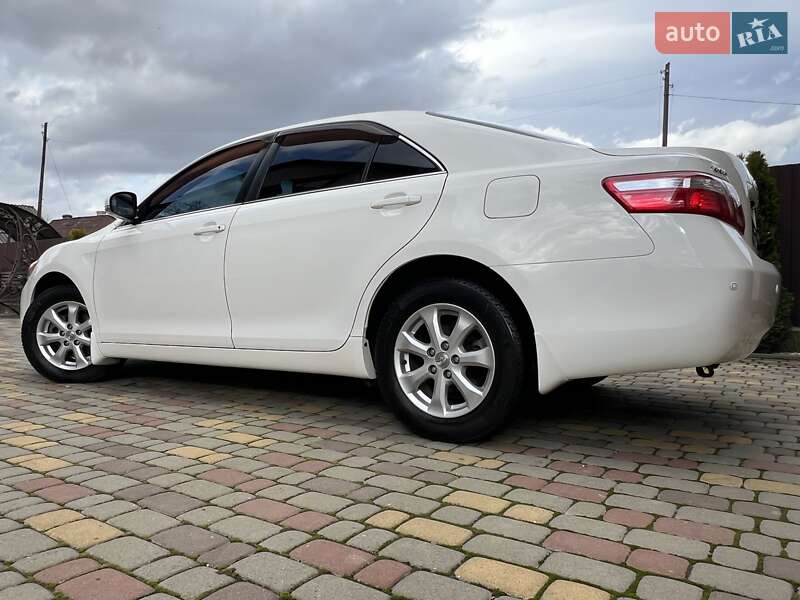 Седан Toyota Camry 2011 в Івано-Франківську