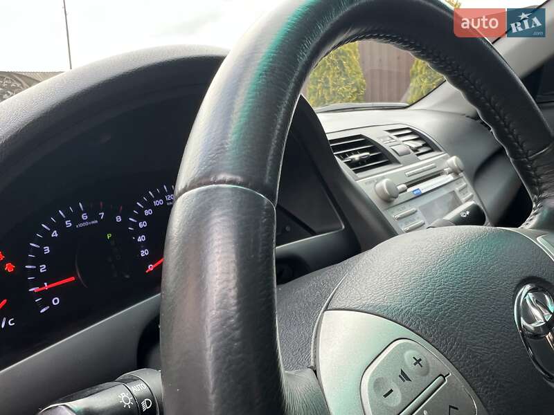 Седан Toyota Camry 2011 в Івано-Франківську
