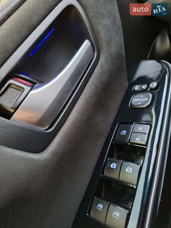 Седан Toyota Camry 2016 в Киеве