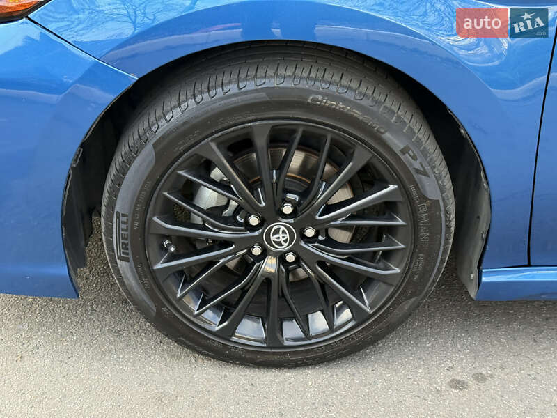 Седан Toyota Camry 2017 в Дніпрі