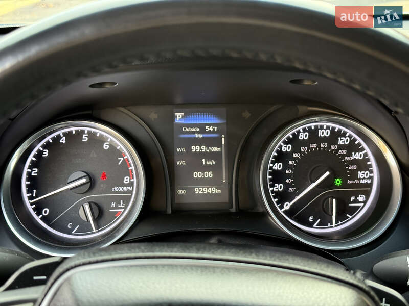 Седан Toyota Camry 2017 в Дніпрі