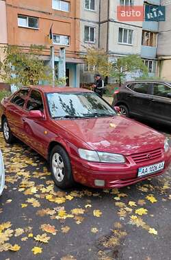 Седан Toyota Camry 1998 в Києві