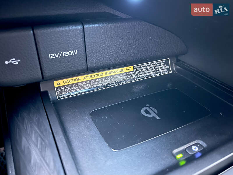 Седан Toyota Camry 2021 в Киеве