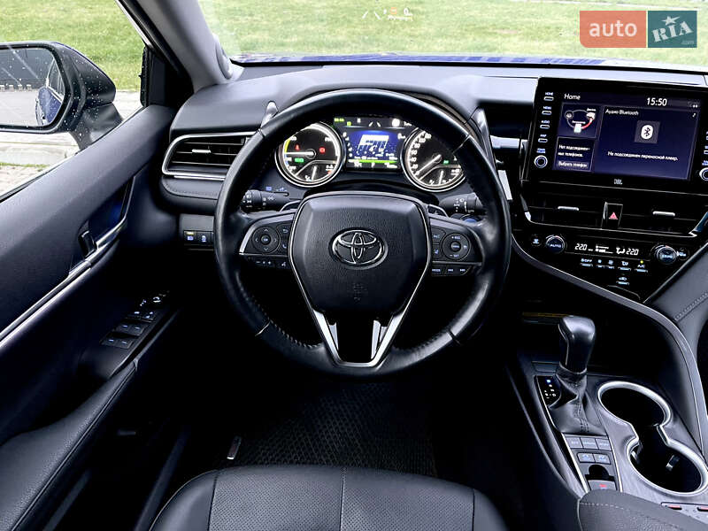 Седан Toyota Camry 2021 в Киеве