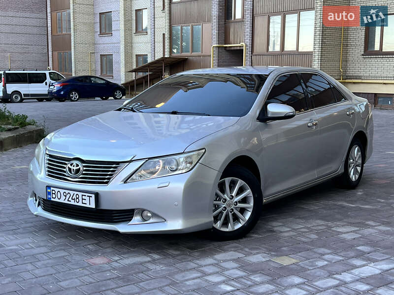 Седан Toyota Camry 2011 в Тернополі