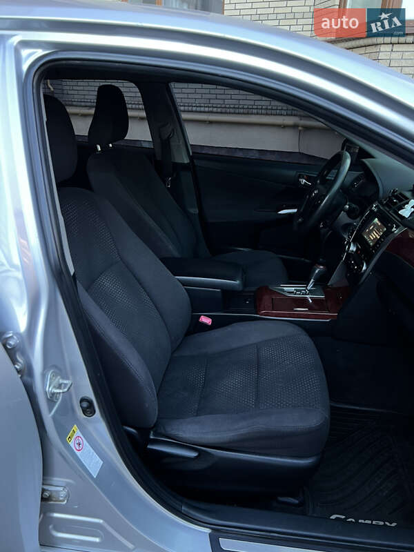 Седан Toyota Camry 2011 в Тернополі