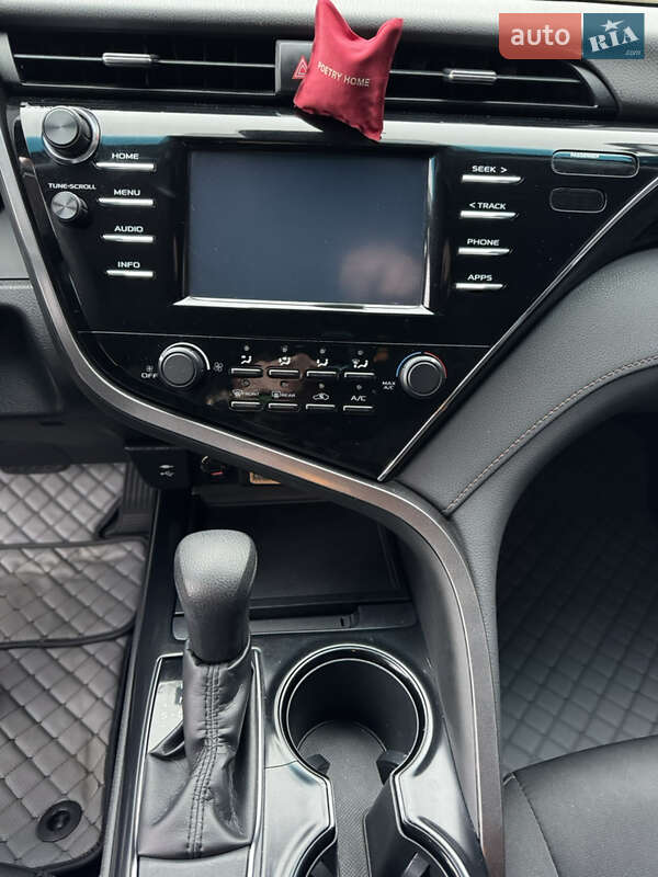 Седан Toyota Camry 2018 в Киеве фото 17 Седан Toyota Camry 2018 в Киеве