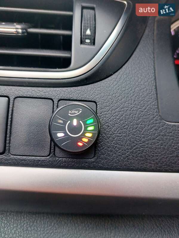 Седан Toyota Camry 2015 в Киеве