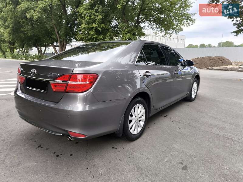 Седан Toyota Camry 2016 в Смеле