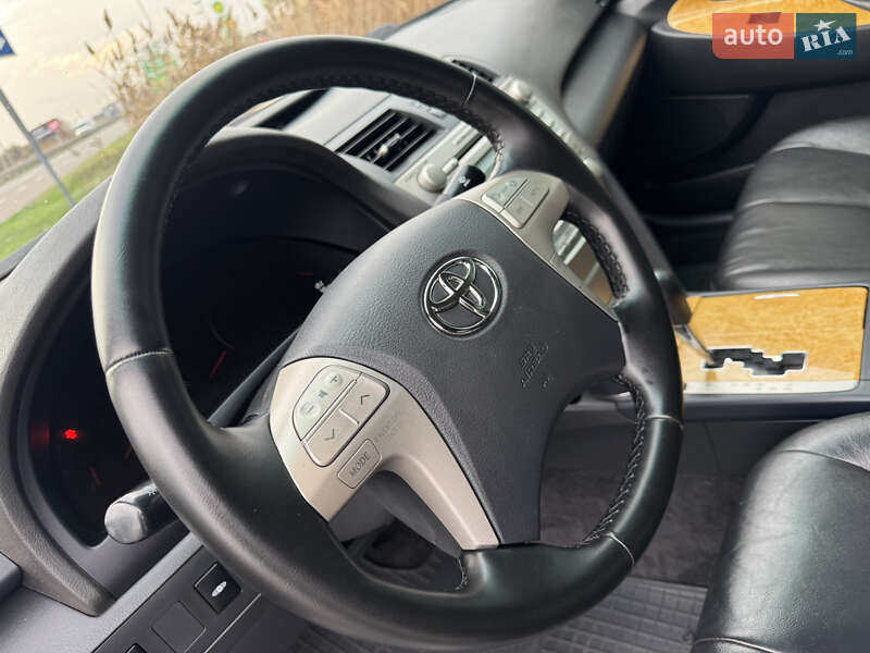 Седан Toyota Camry 2007 в Днепре
