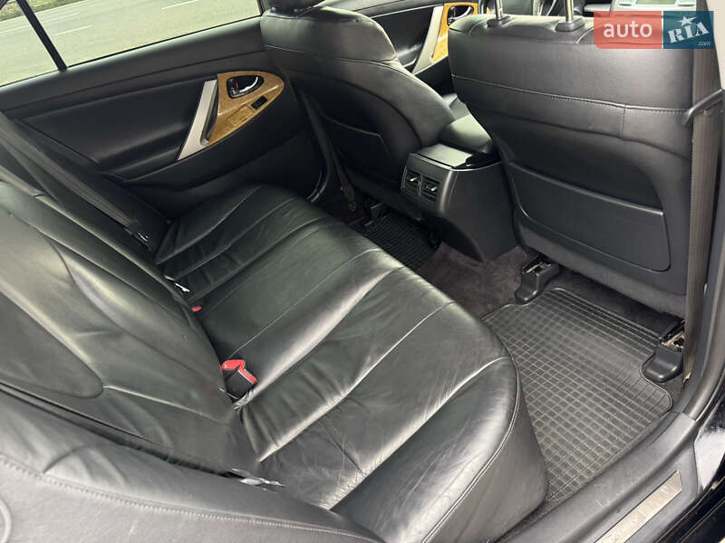 Седан Toyota Camry 2007 в Днепре