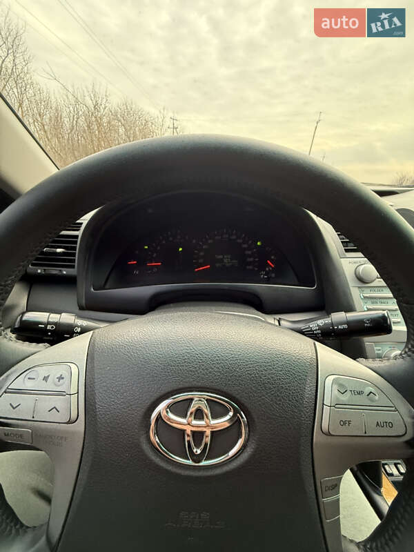 Седан Toyota Camry 2007 в Кривом Озере