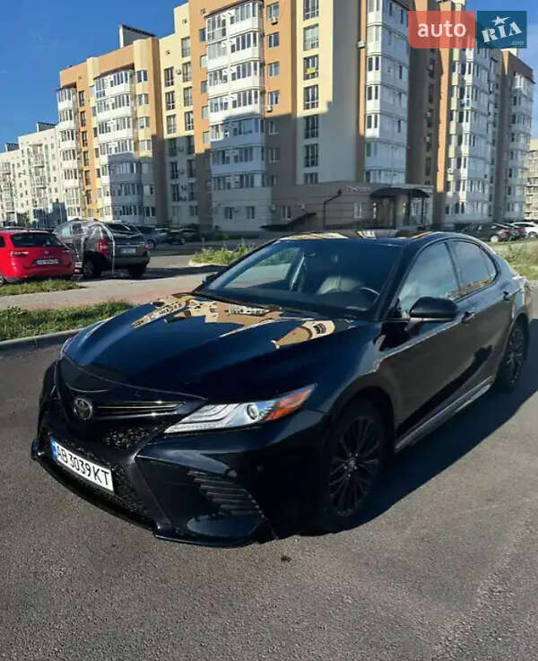 Седан Toyota Camry 2017 в Тернополі