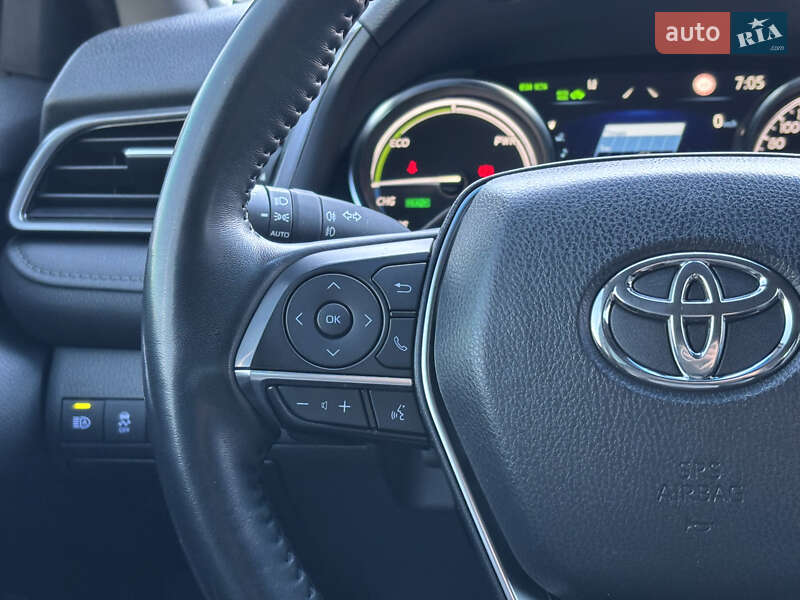 Седан Toyota Camry 2021 в Киеве