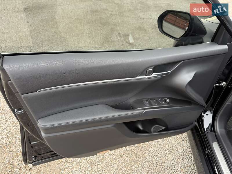 Седан Toyota Camry 2021 в Кропивницькому