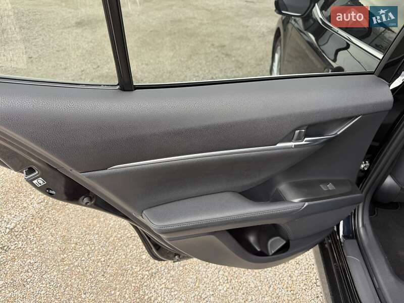 Седан Toyota Camry 2021 в Кропивницькому