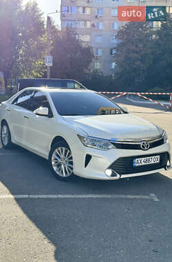 Седан Toyota Camry 2014 в Харкові
