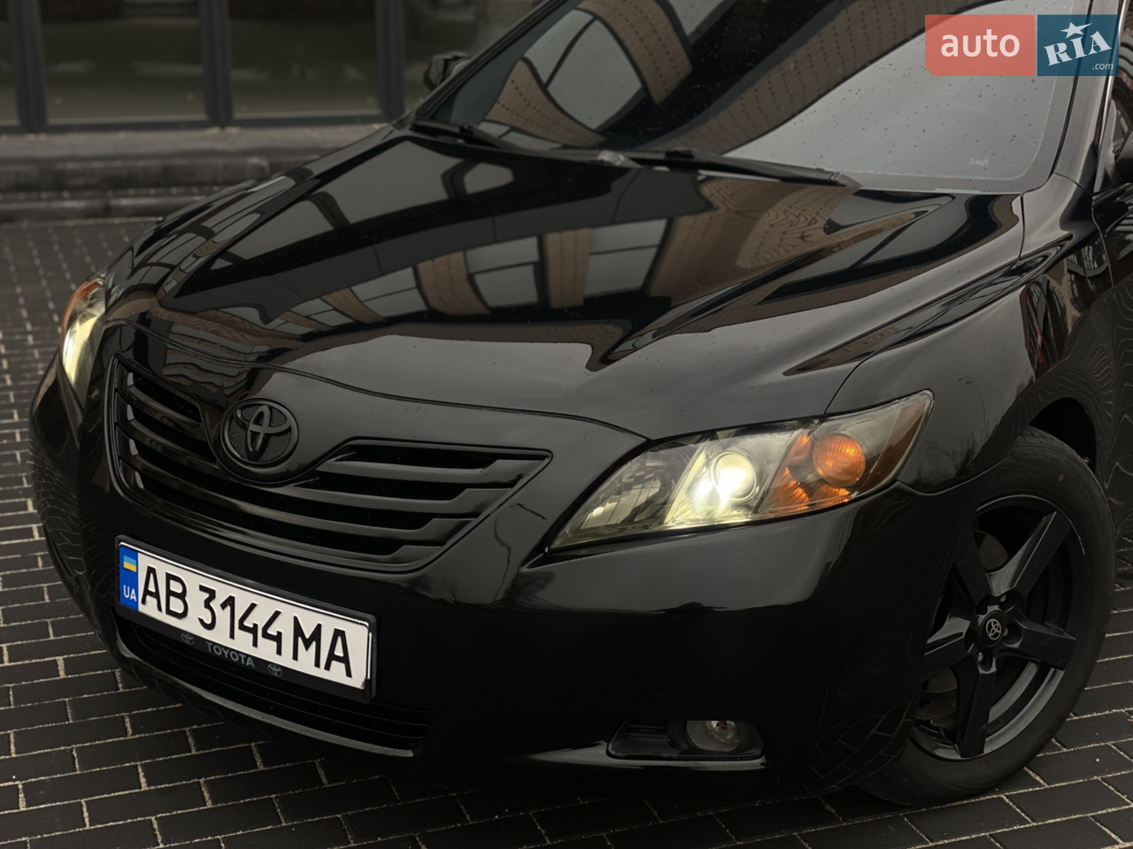 Гарний технічний та візуальний стан, запускається і їде як треба для 2.4, коробка перемикає плавно, ходова не гримить. адекватний торг присутній 