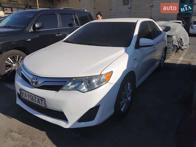 Седан Toyota Camry 2014 в Киеве