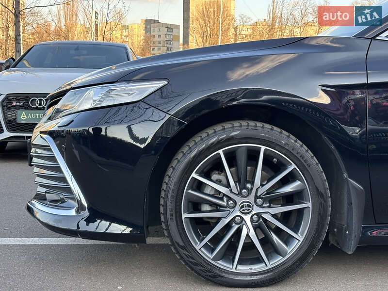 Седан Toyota Camry 2021 в Киеве