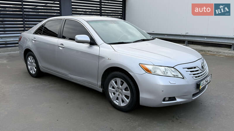 Седан Toyota Camry 2008 в Киеве