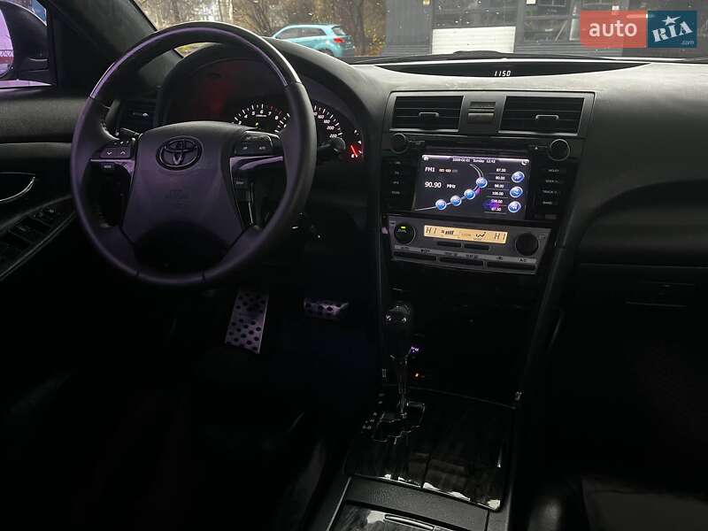 Седан Toyota Camry 2007 в Днепре