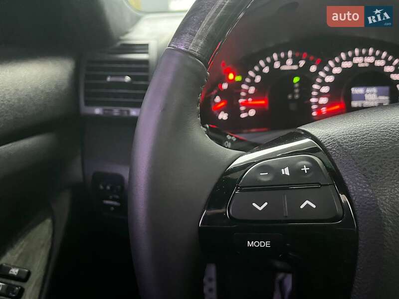 Седан Toyota Camry 2007 в Днепре